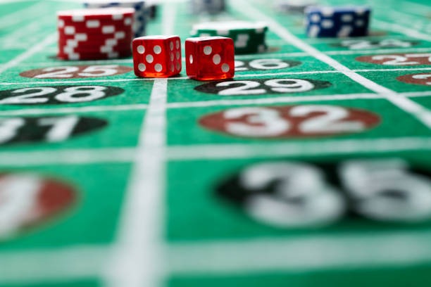 y200 platform interface showing Liga 1 betting, live-dealer tables, and slot games